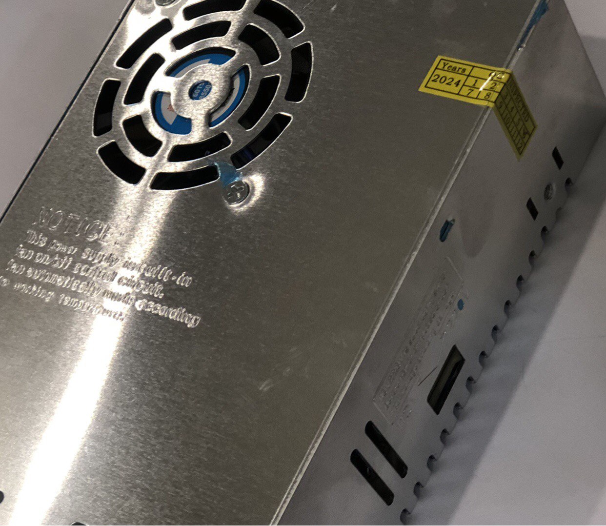 12 ولت 30 آمپر